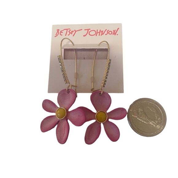 Betsey Johnson Pretty Pink Flower Petal Drop Earrings. - Picture 6 of 6